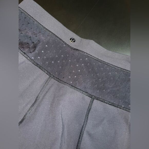 Lululemon Black Cutout Mesh Detailed Leggings Size 8 EUC - Picture 4 of 8